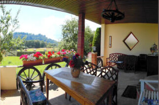 Blick über die Terrasse zur Festung Königstein.